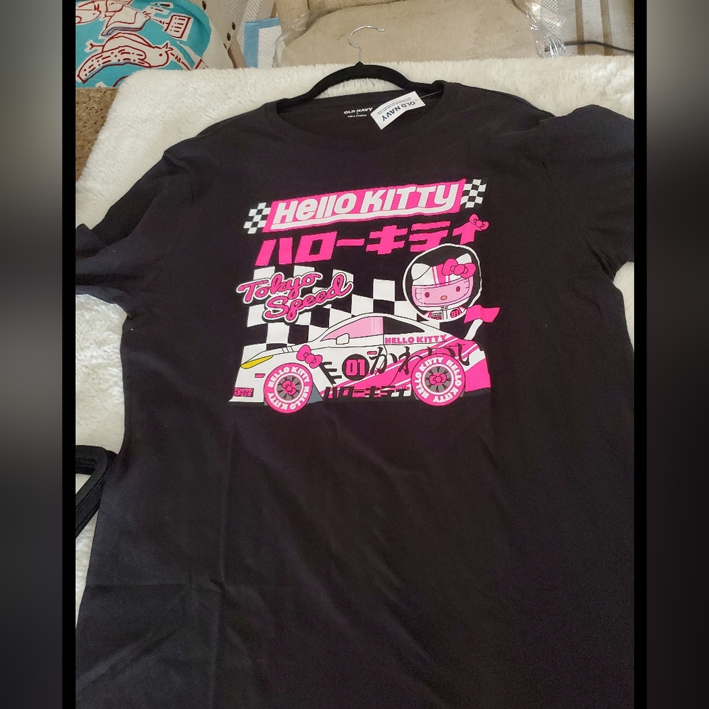 Old Navy T- shirt , size L , Hello Kitty, new with tag , 100% cotton - Picture 3 of 12